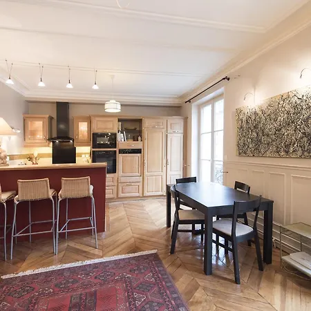Veeve - Comfortable Near Montmartre Διαμέρισμα